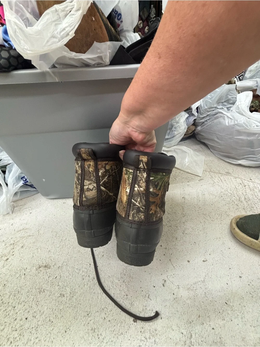 Magellan Realtree camo insulated hunting snow boots youth boy size 5